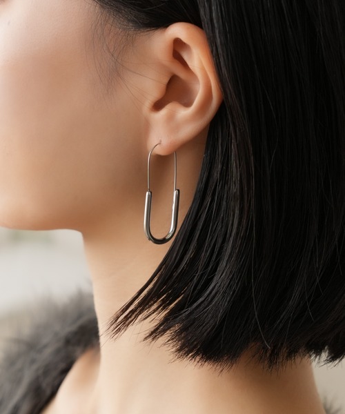 IAMUSE(アイアミューズ)の「金属アレルギー対応 スリムオーバルフープピアス S0989【IAMUSE】(ピアス(両耳用)・レディース・シルバー/ゴールド・FREE)」の9枚目の写真