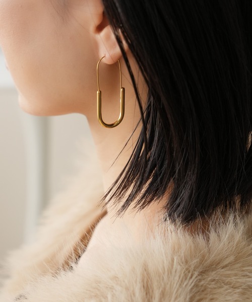 IAMUSE(アイアミューズ)の「金属アレルギー対応 スリムオーバルフープピアス S0989【IAMUSE】(ピアス(両耳用)・レディース・シルバー/ゴールド・FREE)」の5枚目の写真