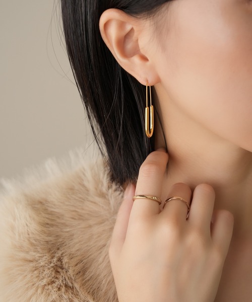 IAMUSE(アイアミューズ)の「金属アレルギー対応 スリムオーバルフープピアス S0989【IAMUSE】(ピアス(両耳用)・レディース・シルバー/ゴールド・FREE)」の4枚目の写真
