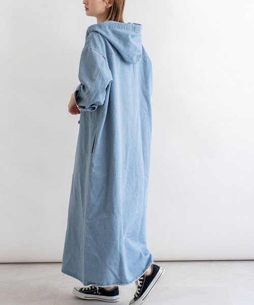 VitaFelice（ヴィータフェリーチェ）の「フード付きロングデニムワンピース（ワンピース・レディース・ネイビー/ライトブルー・FREE）」の18枚目の写真