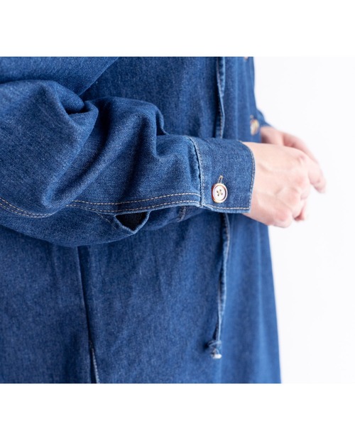 VitaFelice（ヴィータフェリーチェ）の「フード付きロングデニムワンピース（ワンピース・レディース・ネイビー/ライトブルー・FREE）」の21枚目の写真