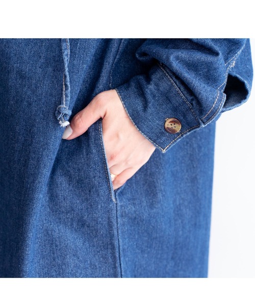 VitaFelice（ヴィータフェリーチェ）の「フード付きロングデニムワンピース（ワンピース・レディース・ネイビー/ライトブルー・FREE）」の22枚目の写真