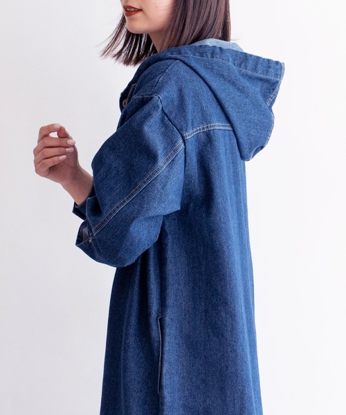 VitaFelice（ヴィータフェリーチェ）の「フード付きロングデニムワンピース（ワンピース・レディース・ネイビー/ライトブルー・FREE）」の13枚目の写真