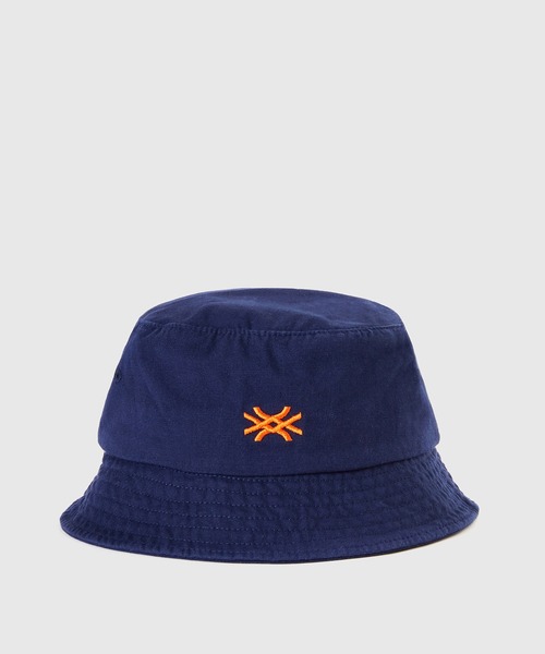 BENETTON (UNITED COLORS OF BENETTON)(ベネトンユナイテッドカラーズオブベネトン)の「キッズカットループロゴ刺繍バケットハット・帽子B(ハット・キッズ・ネイビー/ピンク・SMALL/MEDIUM)」の2枚目の写真