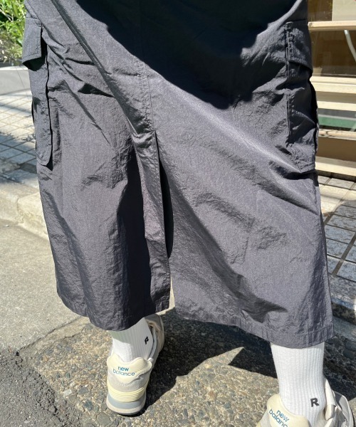 nemne store(ネンネストア)の「【低身長用サイズあり】スリット入りナイロンカーゴスカート(スカート・レディース・オフホワイト/カーキ/ブラック・SMALL/MEDIUM)」の22枚目の写真