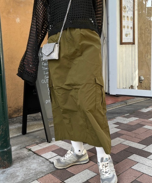 nemne store(ネンネストア)の「【低身長用サイズあり】スリット入りナイロンカーゴスカート(スカート・レディース・オフホワイト/カーキ/ブラック・SMALL/MEDIUM)」の16枚目の写真