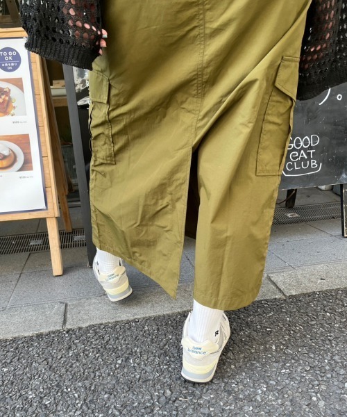 nemne store(ネンネストア)の「【低身長用サイズあり】スリット入りナイロンカーゴスカート(スカート・レディース・オフホワイト/カーキ/ブラック・SMALL/MEDIUM)」の19枚目の写真