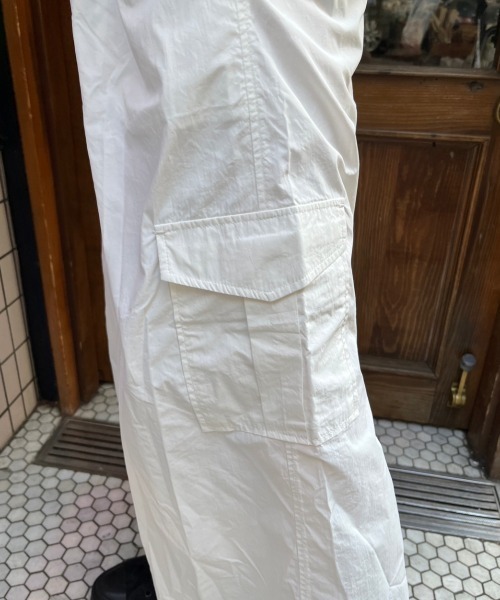 nemne store(ネンネストア)の「【低身長用サイズあり】スリット入りナイロンカーゴスカート(スカート・レディース・オフホワイト/カーキ/ブラック・SMALL/MEDIUM)」の7枚目の写真