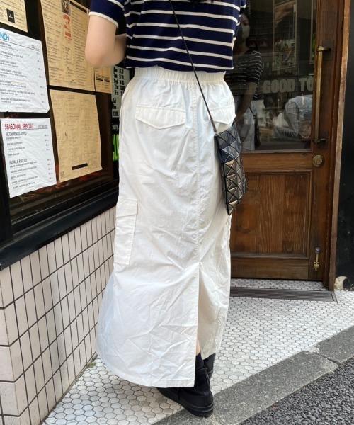 nemne store(ネンネストア)の「【低身長用サイズあり】スリット入りナイロンカーゴスカート(スカート・レディース・オフホワイト/カーキ/ブラック・SMALL/MEDIUM)」の11枚目の写真
