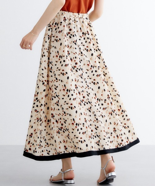 miclat（ミクラ）の「大きいサイズ　レトロ柄スカート　miclat（スカート・レディース・ブラウン系/アイボリー系・L/LL/3L/4L/5L）」の5枚目の写真