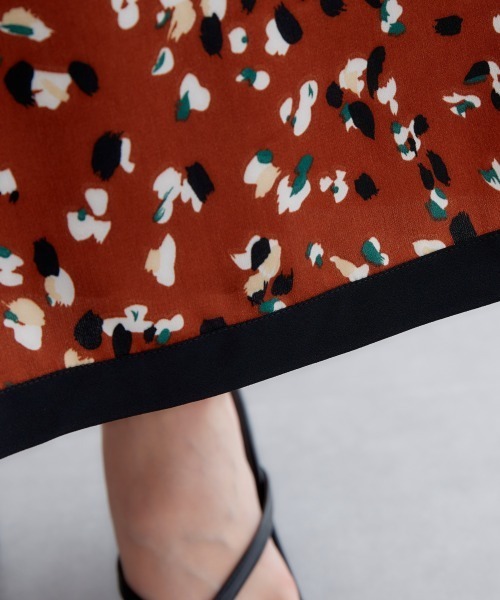 miclat（ミクラ）の「大きいサイズ　レトロ柄スカート　miclat（スカート・レディース・ブラウン系/アイボリー系・L/LL/3L/4L/5L）」の21枚目の写真