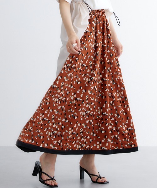 miclat（ミクラ）の「大きいサイズ　レトロ柄スカート　miclat（スカート・レディース・ブラウン系/アイボリー系・L/LL/3L/4L/5L）」の11枚目の写真