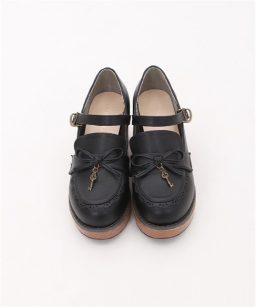 axes femme POETIQUE（アクシーズファムポエティック）の「鍵チャーム付ローファー（ローファー・レディース・ブラック/ブラウン・LARGE/MEDIUM）」の2枚目の写真