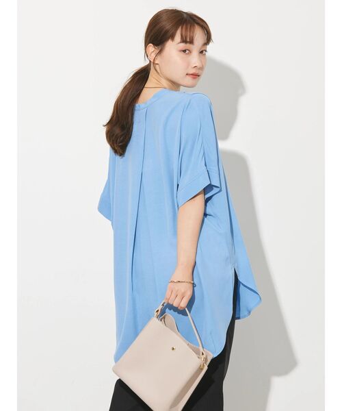 AMERICAN HOLIC（アメリカンホリック）の「接触冷感スキッパーリネンブレンドシャツチュニック（チュニック・レディース・オフホワイト/サックスブルー/ネイビー/ホワイト系その他6/ブルー系その他4/ピンク・M/L）」の13枚目の写真