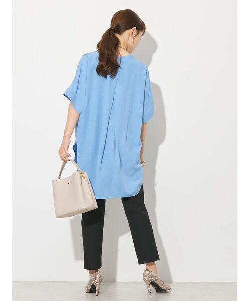 AMERICAN HOLIC（アメリカンホリック）の「接触冷感スキッパーリネンブレンドシャツチュニック（チュニック・レディース・オフホワイト/サックスブルー/ネイビー/ホワイト系その他6/ブルー系その他4/ピンク・M/L）」の15枚目の写真