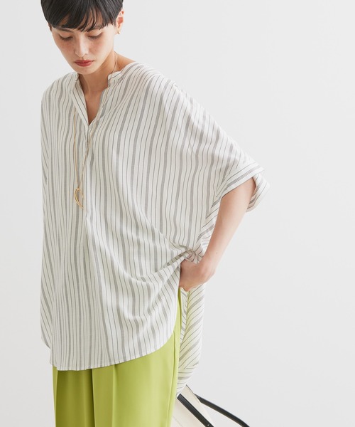 AMERICAN HOLIC（アメリカンホリック）の「接触冷感スキッパーリネンブレンドシャツチュニック（チュニック・レディース・オフホワイト/サックスブルー/ネイビー/ホワイト系その他6/ブルー系その他4/ピンク・M/L）」の3枚目の写真