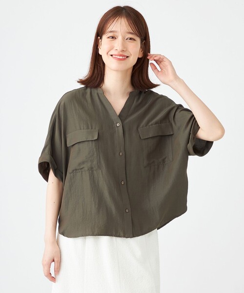 SHARE PARK（シェアパーク）の「【洗える】ドルマンスリーブサテンシャツ（シャツ/ブラウス・レディース・アイボリー系/カーキ系・MEDIUM）」の2枚目の写真