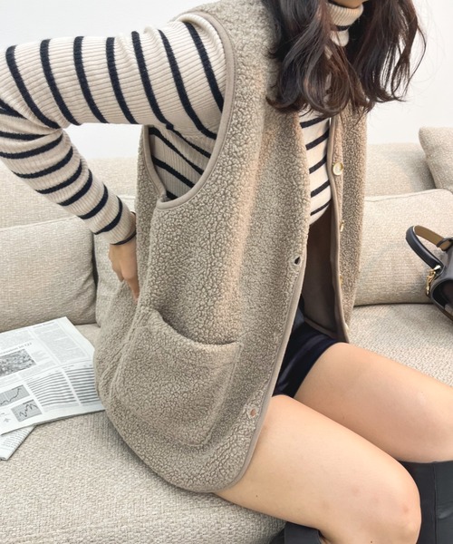 BELLUNA(ベルーナ)の「ヘビロテ確実!ふんわり華奢魅せ プードルボアベスト(ベスト・レディース・ブラック/グレイッシュベージュ/アイボリー/ブラウン・MEDIUM/LARGE/X-LARGE)」の4枚目の写真