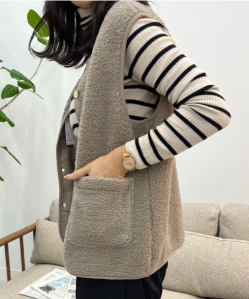 BELLUNA(ベルーナ)の「ヘビロテ確実!ふんわり華奢魅せ プードルボアベスト(ベスト・レディース・ブラック/グレイッシュベージュ/アイボリー/ブラウン・MEDIUM/LARGE/X-LARGE)」の20枚目の写真