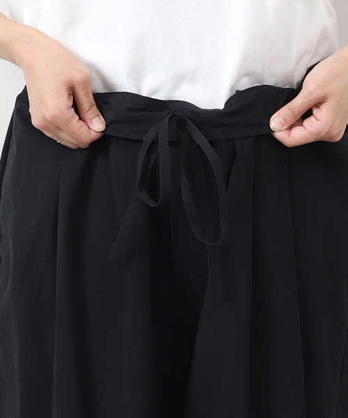 JOURNAL STANDARD LUXE（ジャーナルスタンダード　ラックス）の「タイプワッシャー タックパンツ（その他パンツ・レディース・ブラック/ピンク・MEDIUM/SMALL）」の11枚目の写真