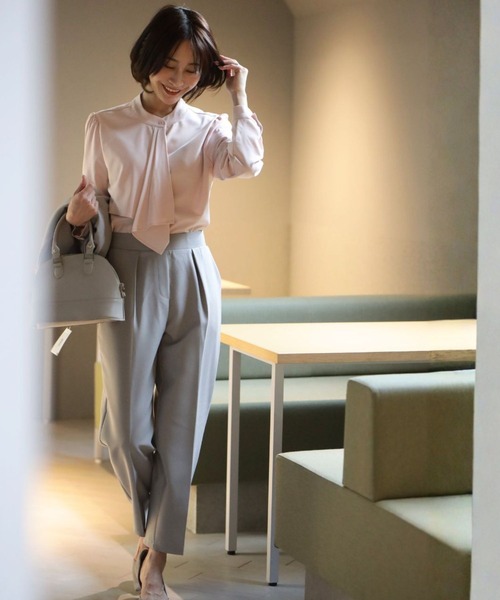 Ehre style(エーレスタイル)の「Ehrestyleオリジナル 可愛くならないきれいめボウタイブラウス長袖(シャツ/ブラウス・レディース・ブラック×ホワイト/ブラック/グレー/ベージュ/ホワイト/ピンク/ネイビー/ブルー・M/S/L)」の17枚目の写真
