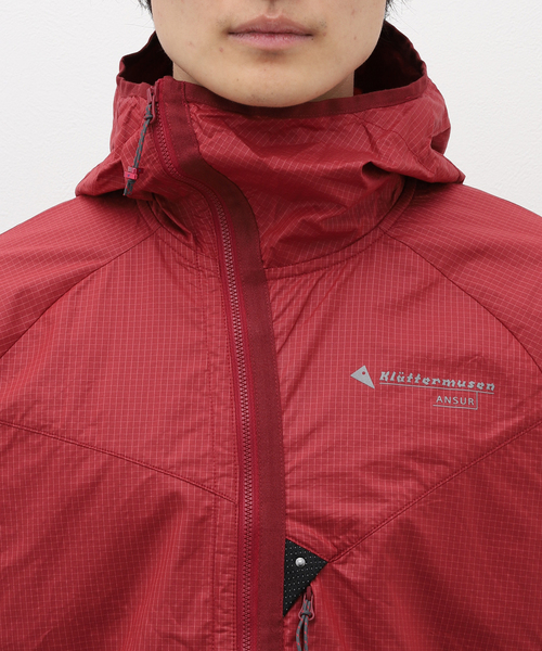 KLATTERMUSEN(クレッタルムーセン)の「【KLATTERMUSEN / クレッタルムーセン】Ansur Wind Parka -Limited Col(マウンテンパーカー・メンズ・レッド・MEDIUM/LARGE/X-LARGE)」の5枚目の写真