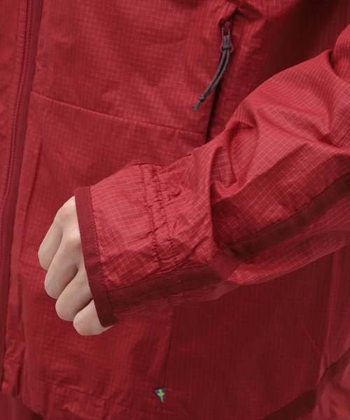 KLATTERMUSEN(クレッタルムーセン)の「【KLATTERMUSEN / クレッタルムーセン】Ansur Wind Parka -Limited Col(マウンテンパーカー・メンズ・レッド・MEDIUM/LARGE/X-LARGE)」の22枚目の写真