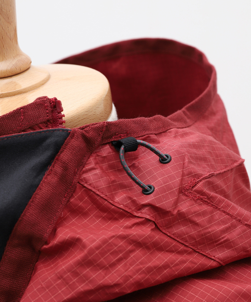 KLATTERMUSEN(クレッタルムーセン)の「【KLATTERMUSEN / クレッタルムーセン】Ansur Wind Parka -Limited Col(マウンテンパーカー・メンズ・レッド・MEDIUM/LARGE/X-LARGE)」の4枚目の写真