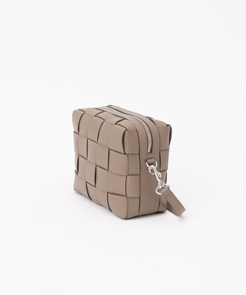 IACUCCI（イアクッチ）の「ベルタ S CERVO（ショルダーバッグ・レディース・ダークブラウン/グリーン/ライトグレー/レッド/ピンク/グレイッシュベージュ・FREE）」の12枚目の写真