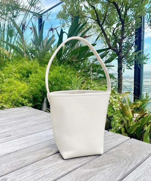 flower(フラワー)の「シャープハンドルバッグ(ショルダーバッグ・レディース・ホワイト・FREE)」の18枚目の写真