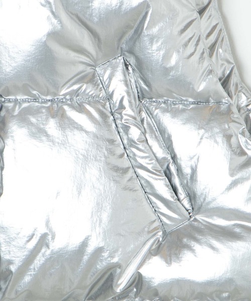 WEGO（ウィゴー）の「WEGO/シャイニーショートパデッドベスト（ダウンベスト・レディース・ブラック/シルバー・FREE）」の17枚目の写真