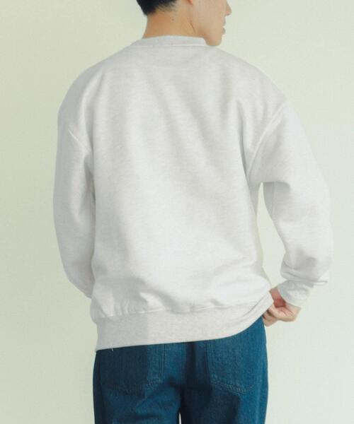 ITEMS URBANRESEARCH（アイテムズ アーバンリサーチ）の「ワンポイントロゴクルーネックスウェットプルオーバー（スウェット・メンズ・グレー系その他/グリーン/オートミール/ブラック・LARGE/MEDIUM）」の9枚目の写真