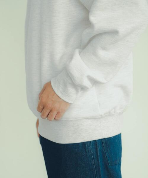 ITEMS URBANRESEARCH（アイテムズ アーバンリサーチ）の「ワンポイントロゴクルーネックスウェットプルオーバー（スウェット・メンズ・グレー系その他/グリーン/オートミール/ブラック・LARGE/MEDIUM）」の16枚目の写真