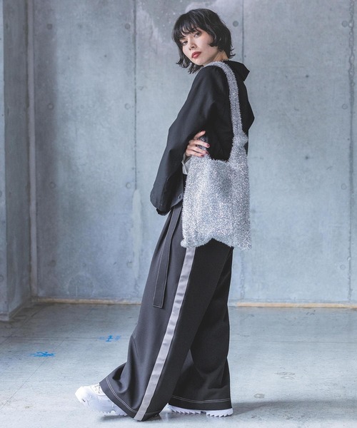 PAGEBOY(ページボーイ)の「シャイニーニットトート(トートバッグ・レディース・オフホワイト/シルバー/ブラック・FREE)」の20枚目の写真