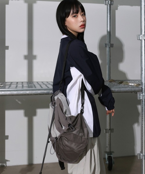FOLLOWIN（フォロウィン）の「[UNISEX]3カラーストリングメッシュリュック（バックパック/リュック・レディース・グレー/ブラック/カーキ・ONE SIZE）」の3枚目の写真