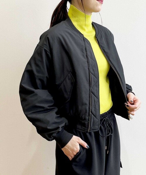 OPAQUE.CLIP(オペークドットクリップ)の「◆中綿入りショート丈MAー1【洗濯機洗い可】(ブルゾン・レディース・ブラック/ライトベージュ・00)」の4枚目の写真