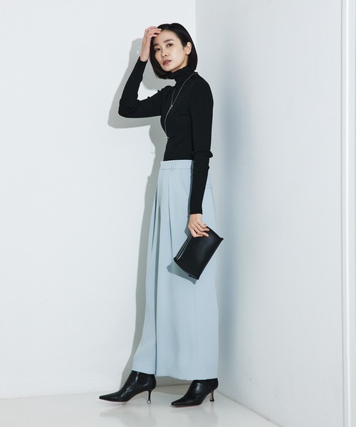 qualite（カリテ）の「シームレスタートルニット（ニット/セーター・レディース・ブラック・フリー）」の4枚目の写真