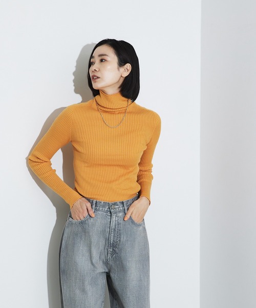 qualite（カリテ）の「シームレスタートルニット（ニット/セーター・レディース・ブラック・フリー）」の5枚目の写真