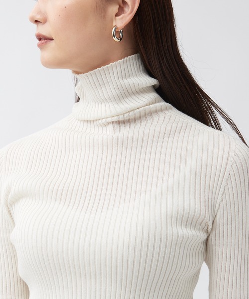 qualite（カリテ）の「シームレスタートルニット（ニット/セーター・レディース・ブラック・フリー）」の11枚目の写真