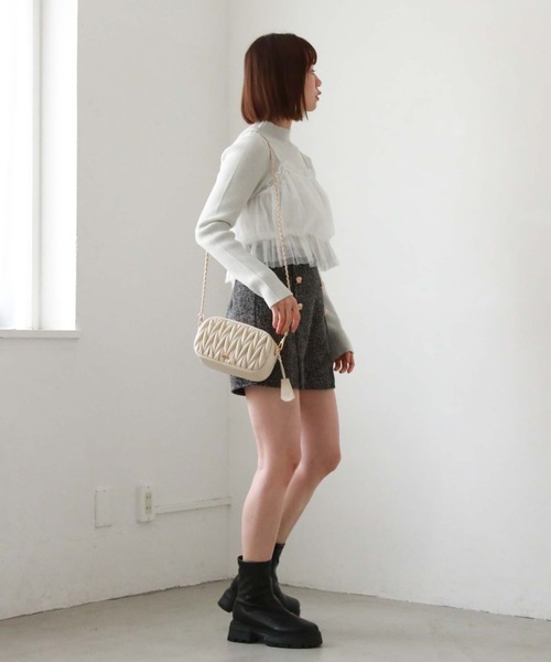 archives(アルシーヴ)の「ウェーブキルトスクエアショルダー(ショルダーバッグ・レディース・ブラック/アイボリー/グレー・FREE)」の8枚目の写真