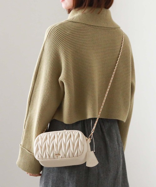 archives(アルシーヴ)の「ウェーブキルトスクエアショルダー(ショルダーバッグ・レディース・ブラック/アイボリー/グレー・FREE)」の10枚目の写真