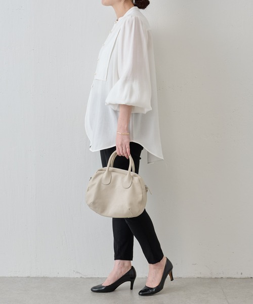 BEARDSLEY（ビアズリー）の「《LIVETART》袖ボリュームパフパールボタンシャツ（シャツ/ブラウス・レディース・ホワイト/ブルー・FREE）」の5枚目の写真