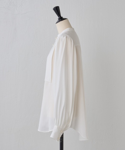 BEARDSLEY（ビアズリー）の「《LIVETART》袖ボリュームパフパールボタンシャツ（シャツ/ブラウス・レディース・ホワイト/ブルー・FREE）」の16枚目の写真