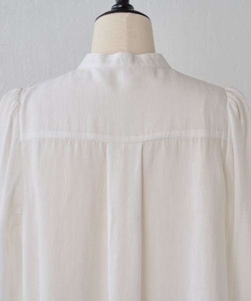 BEARDSLEY（ビアズリー）の「《LIVETART》袖ボリュームパフパールボタンシャツ（シャツ/ブラウス・レディース・ホワイト/ブルー・FREE）」の21枚目の写真