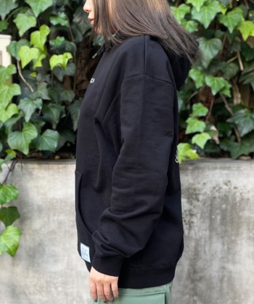 RVCA(ルーカ)の「RVCA レディース 【AZUL】 RVCA×AZUL ALL BRAND RVCA HOODIE パーカー【2023年秋冬モデル】/ルーカレディース×AZULコラボデザインバッグブランドロゴプリントオーバーサイズプルオーバーフーディ(パーカー・レディース・ブルー/ホワイト/ブラック・FREE)」の13枚目の写真