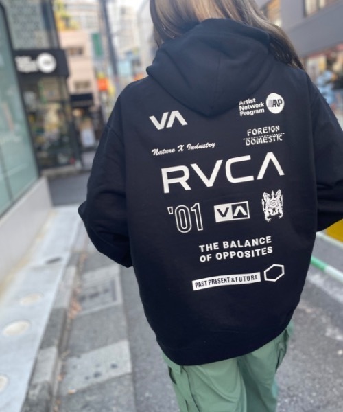 RVCA(ルーカ)の「RVCA レディース 【AZUL】 RVCA×AZUL ALL BRAND RVCA HOODIE パーカー【2023年秋冬モデル】/ルーカレディース×AZULコラボデザインバッグブランドロゴプリントオーバーサイズプルオーバーフーディ(パーカー・レディース・ブルー/ホワイト/ブラック・FREE)」の9枚目の写真