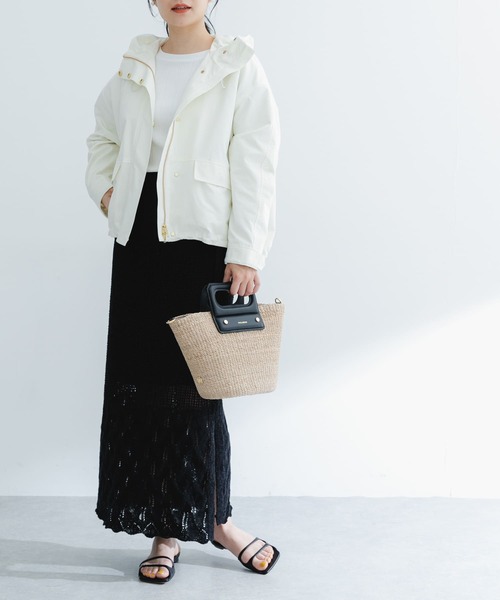 URBAN RESEARCH ROSSO WOMEN（アーバンリサーチ　ロッソ）の「ショートドルマンフードブルゾン（ブルゾン・レディース・ライトベージュ/ホワイト/チャコールグレー・FREE）」の11枚目の写真