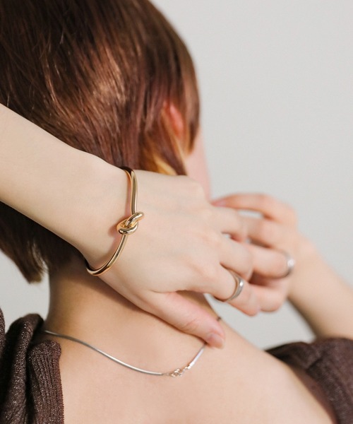 select MOCA(セレクトモカ)の「ノットバングル(バングル/リストバンド・レディース・シルバー/ゴールド・FREE)」の11枚目の写真