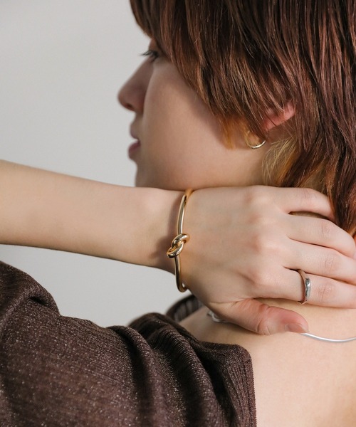 select MOCA(セレクトモカ)の「ノットバングル(バングル/リストバンド・レディース・シルバー/ゴールド・FREE)」の12枚目の写真