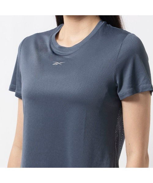 Reebok（リーボック）の「ランニング スピードウィック Tシャツ / RUNNING SPEEDWICK TEE（Tシャツ/カットソー・レディース・ブラック/ブルーグレー/ホワイト・X-SMALL/X-LARGE/XX-LARGE/LARGE/MEDIUM/SMALL）」の16枚目の写真